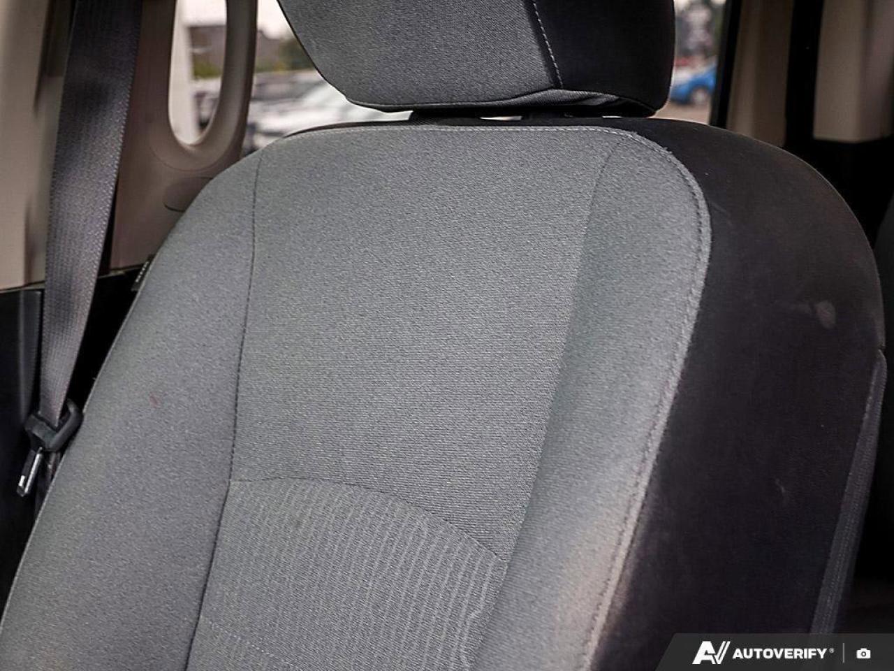 2022 RAM 1500 Classic SLTSLT BLACK, CREW, 4X4, HEMI, HEATED CLOTH, 1-OWN Photo