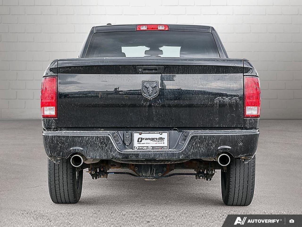 2022 RAM 1500 Classic SLTSLT BLACK, CREW, 4X4, HEMI, HEATED CLOTH, 1-OWN Photo