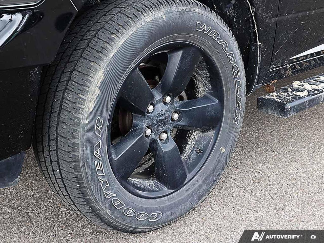 2022 RAM 1500 Classic SLTSLT BLACK, CREW, 4X4, HEMI, HEATED CLOTH, 1-OWN Photo