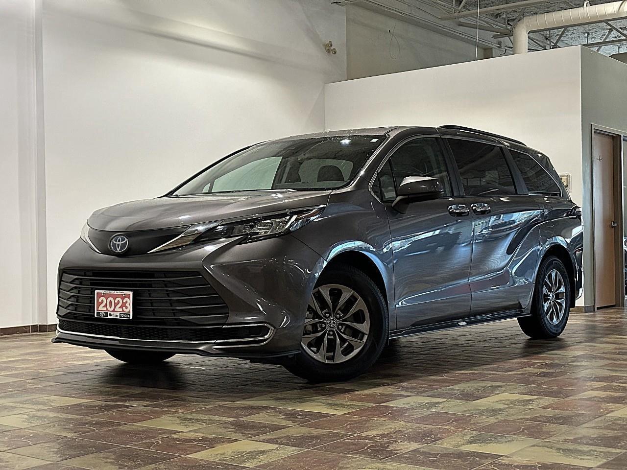 2023 Toyota Sienna XLE 8-Passenger   BACKUP CAMERA   HEATED SEATS/WHE Photo