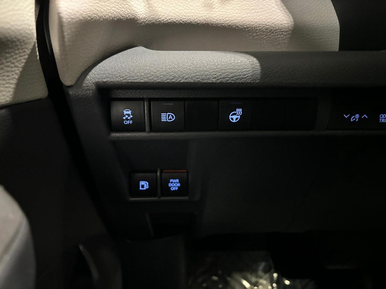 2023 Toyota Sienna XLE 8-Passenger   BACKUP CAMERA   HEATED SEATS/WHE Photo