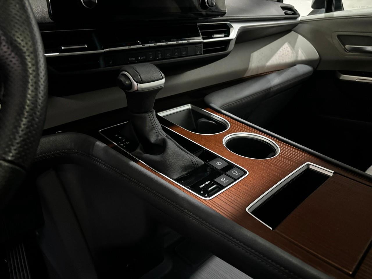 2023 Toyota Sienna XLE 8-Passenger   BACKUP CAMERA   HEATED SEATS/WHE Photo