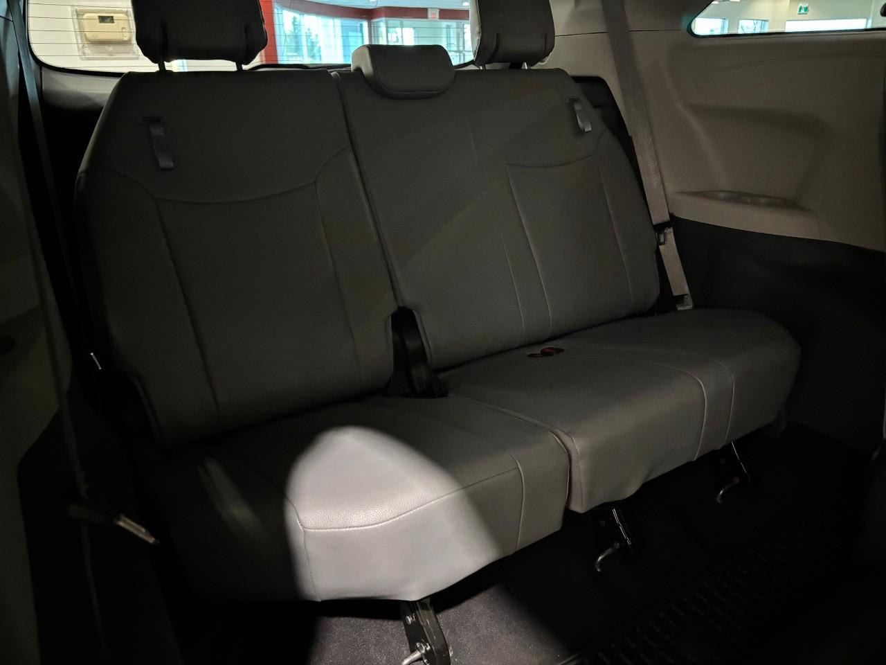 2023 Toyota Sienna XLE 8-Passenger   BACKUP CAMERA   HEATED SEATS/WHE Photo