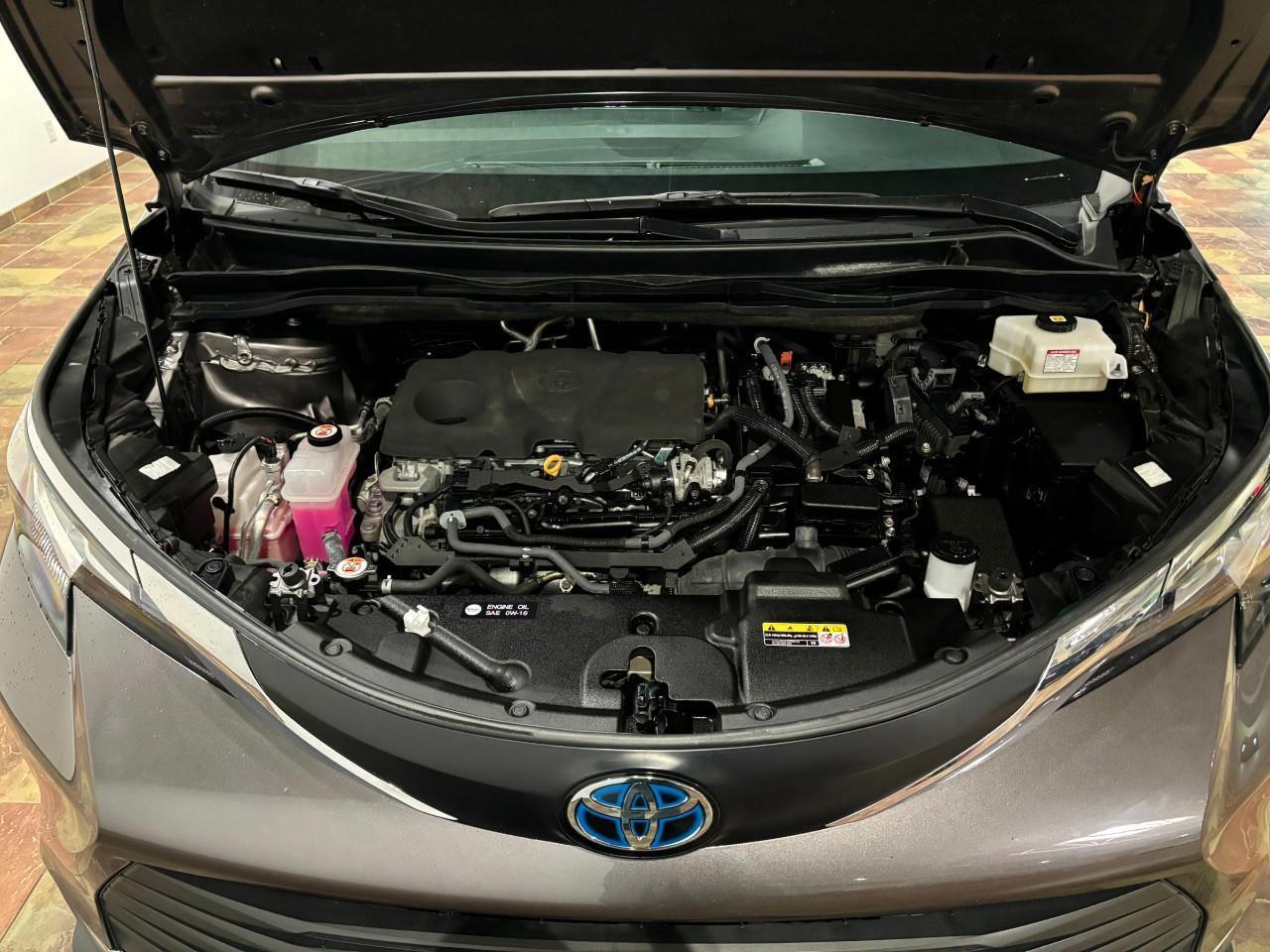 2023 Toyota Sienna XLE 8-Passenger   BACKUP CAMERA   HEATED SEATS/WHE Photo