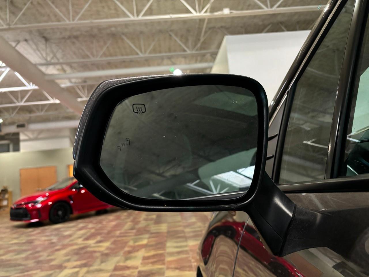 2023 Toyota Sienna XLE 8-Passenger   BACKUP CAMERA   HEATED SEATS/WHE Photo