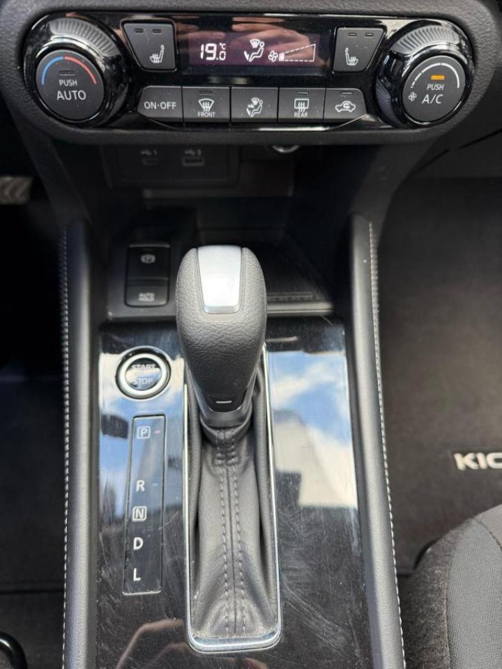 2024 Nissan Kicks SV FWD Photo