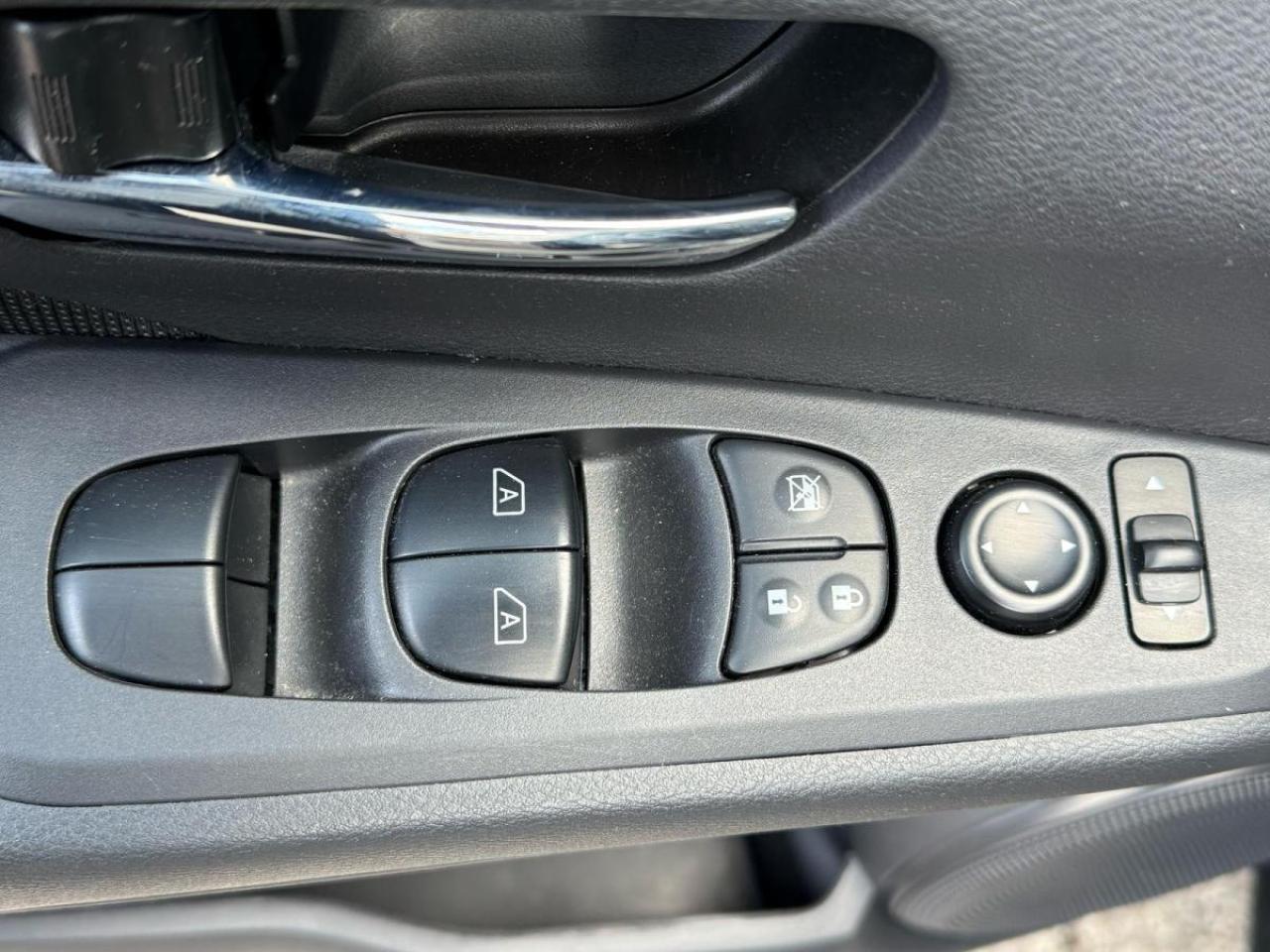 2024 Nissan Kicks SV FWD Photo