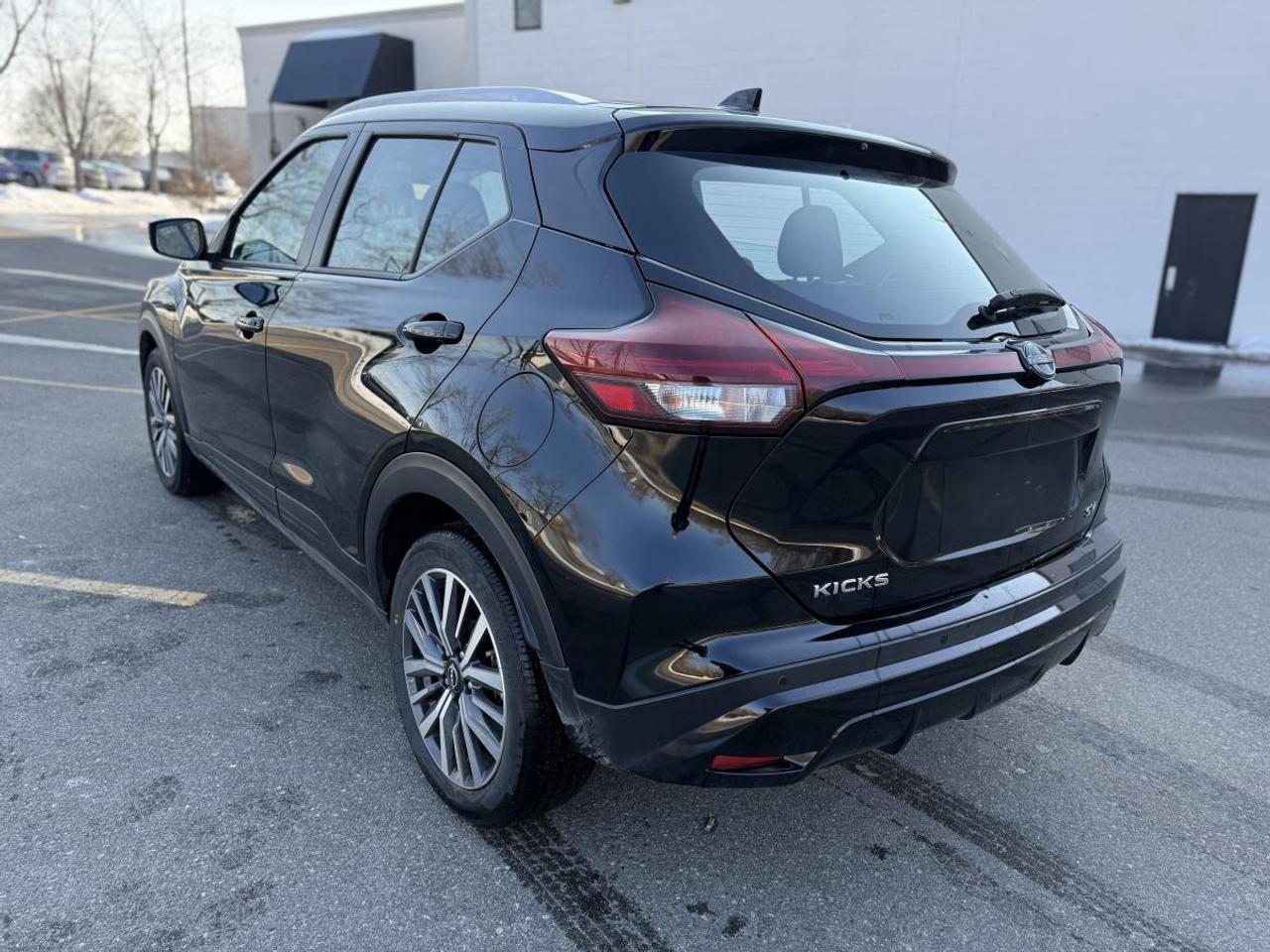 2024 Nissan Kicks SV FWD Photo4