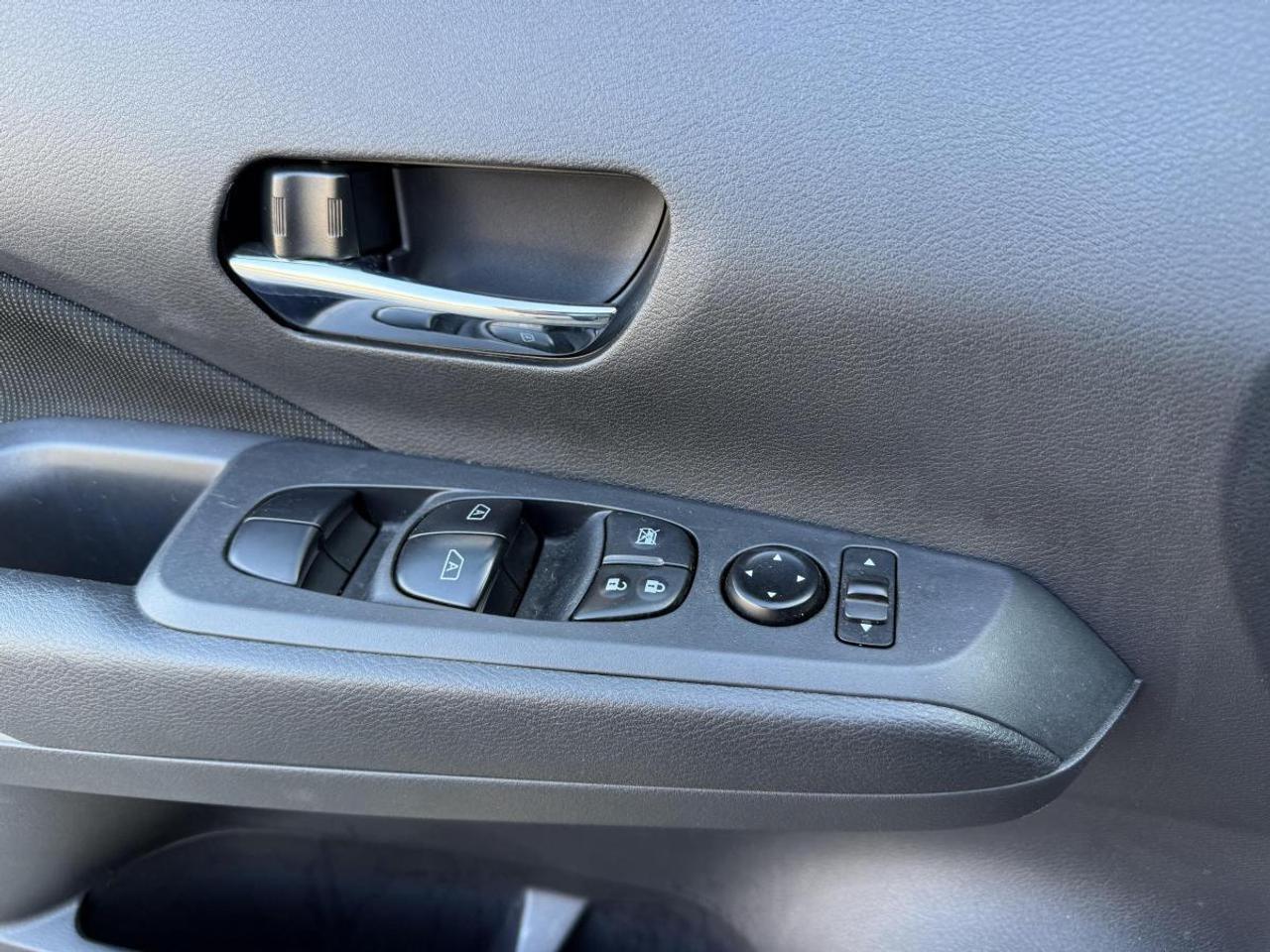 2024 Nissan Kicks SV FWD Photo