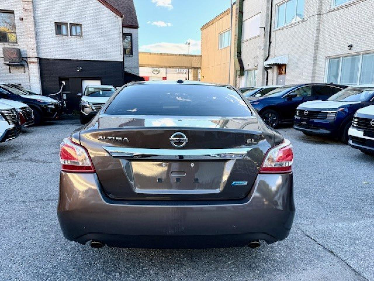 2013 Nissan Altima 2.5 SL Tech, LEATHER, NAVI, BOSE, SUNROOF, BACK UP Photo