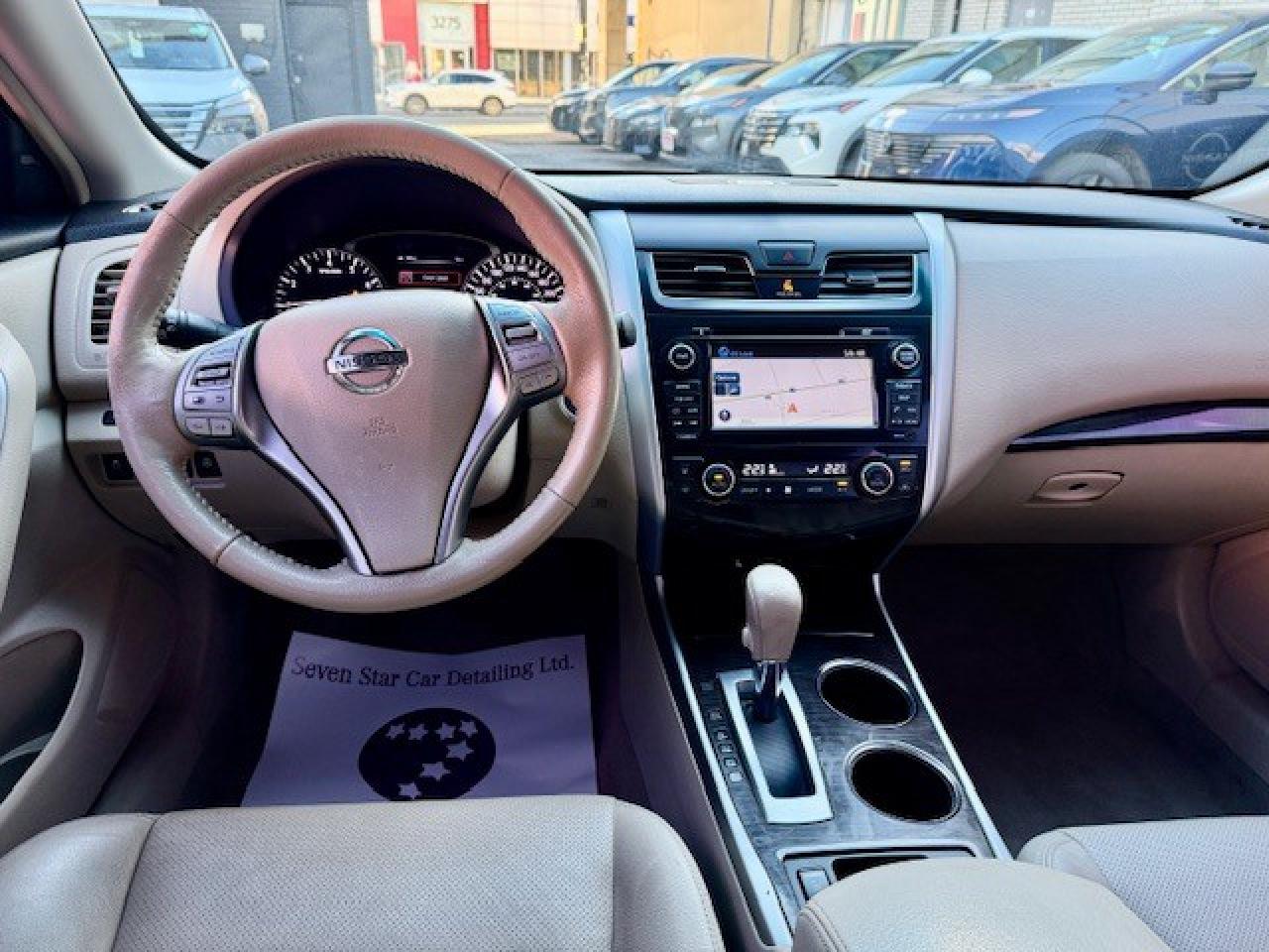 2013 Nissan Altima 2.5 SL Tech, LEATHER, NAVI, BOSE, SUNROOF, BACK UP Photo