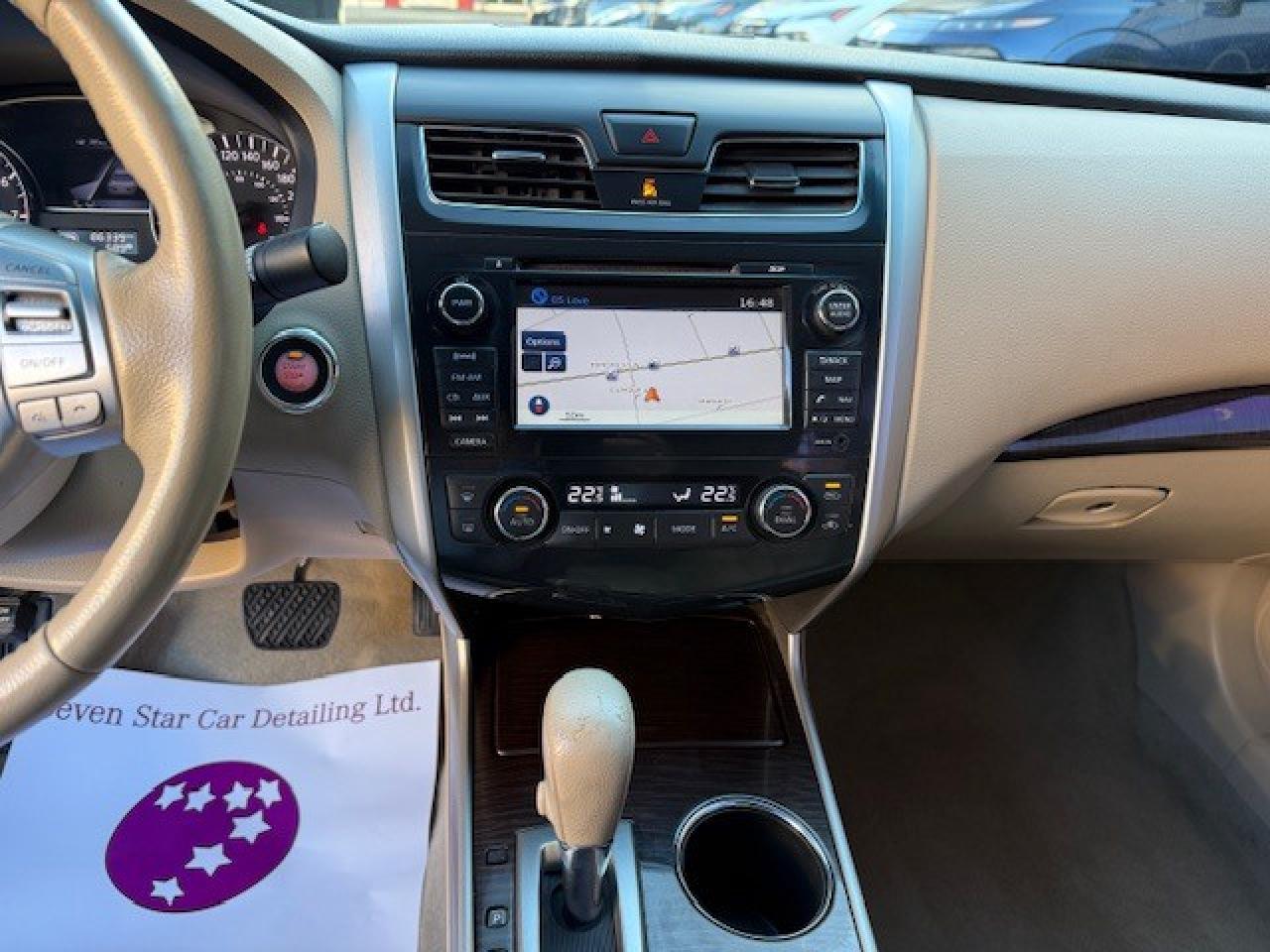 2013 Nissan Altima 2.5 SL Tech, LEATHER, NAVI, BOSE, SUNROOF, BACK UP Photo