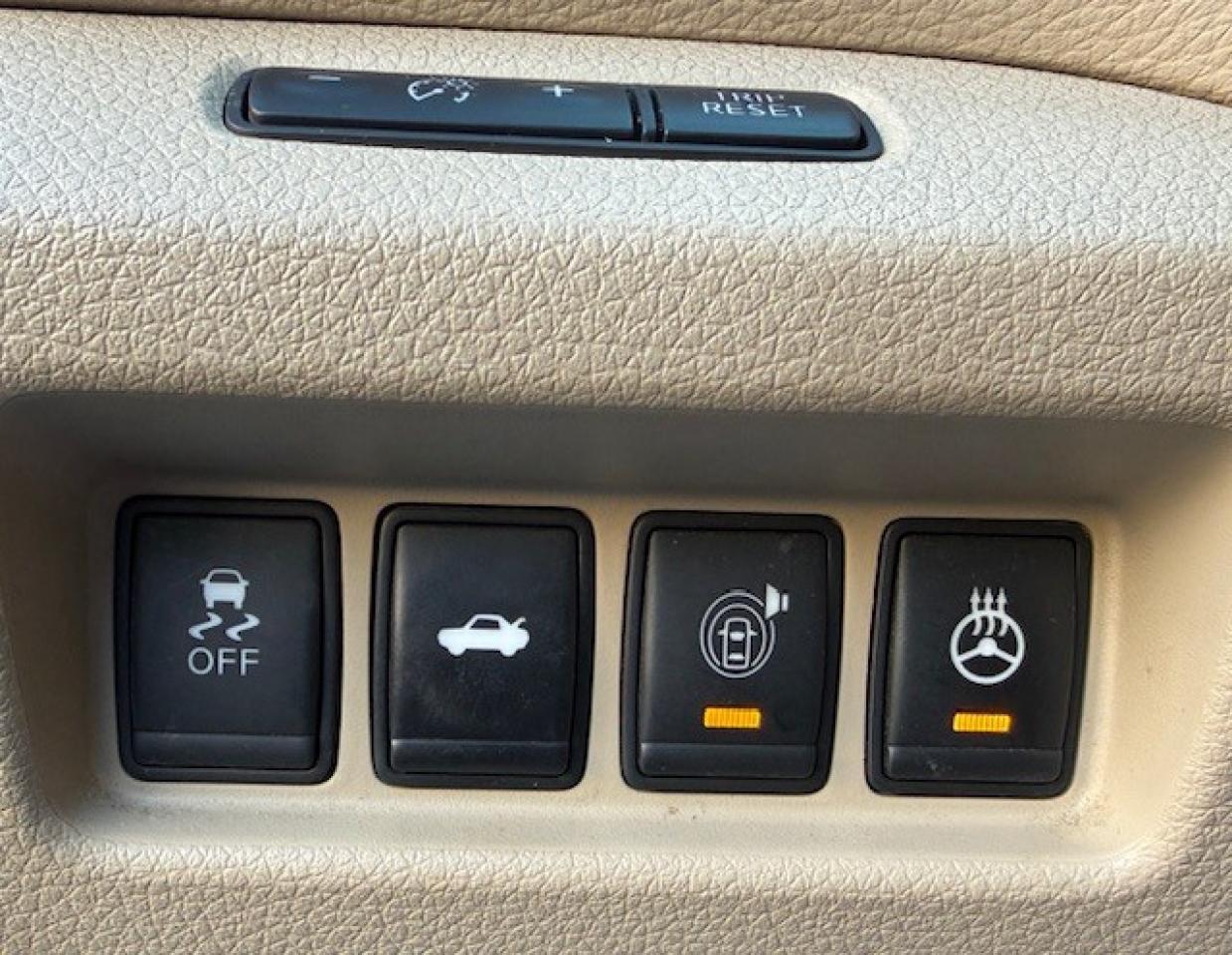 2013 Nissan Altima 2.5 SL Tech, LEATHER, NAVI, BOSE, SUNROOF, BACK UP Photo