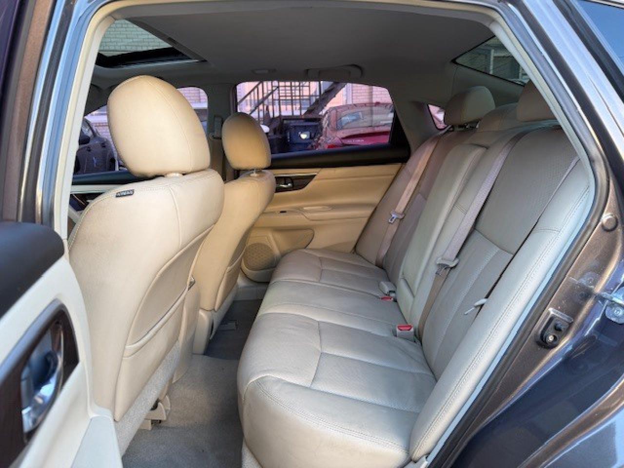 2013 Nissan Altima 2.5 SL Tech, LEATHER, NAVI, BOSE, SUNROOF, BACK UP Photo