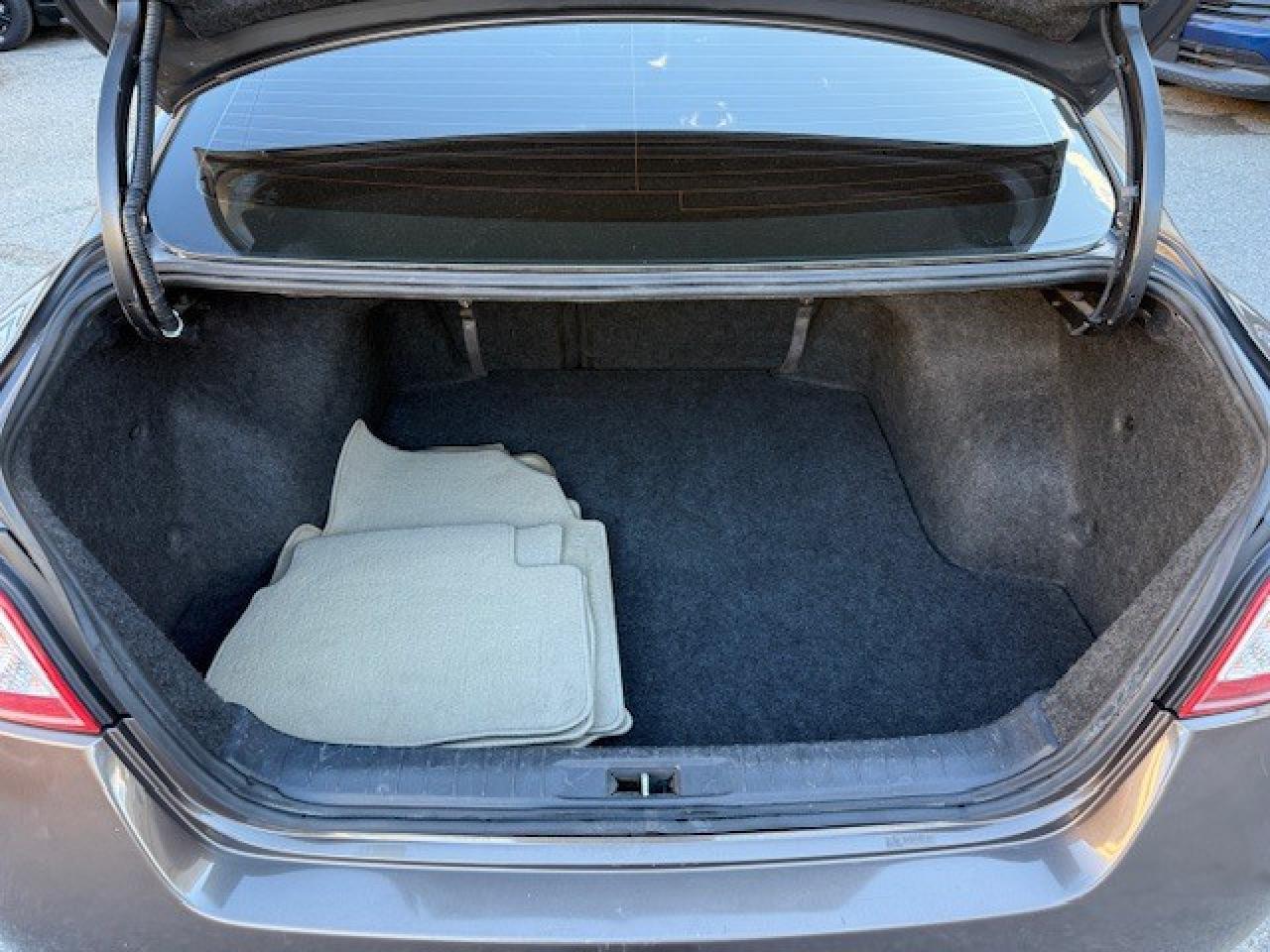 2013 Nissan Altima 2.5 SL Tech, LEATHER, NAVI, BOSE, SUNROOF, BACK UP Photo