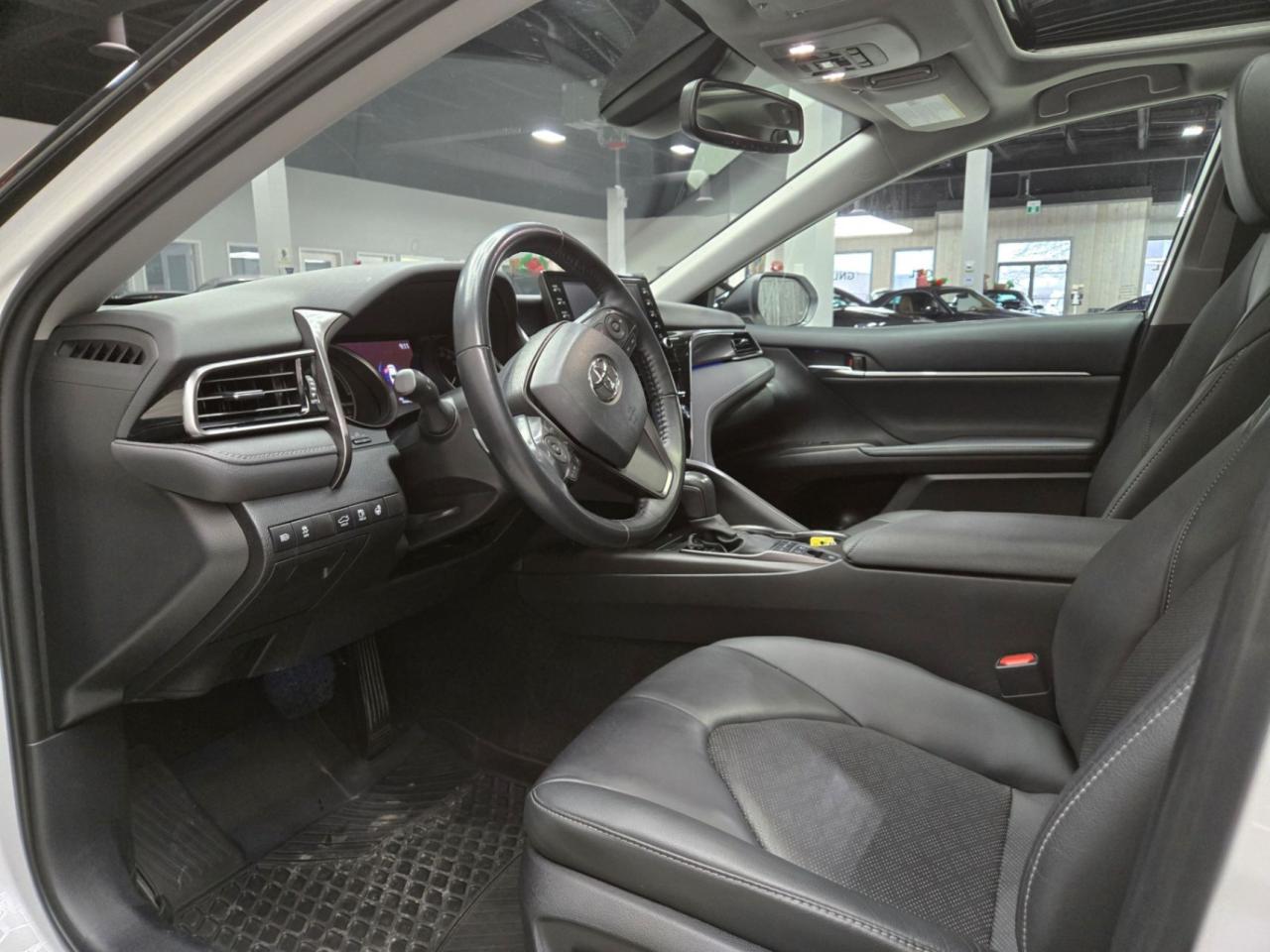 2022 Toyota Camry XSE HYBRID LOADED  NO ACCIDENTS Photo