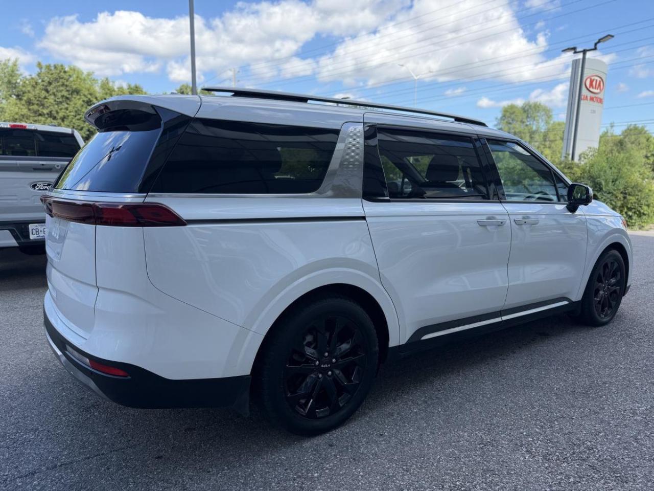 2024 Kia Carnival SX FWD Photo