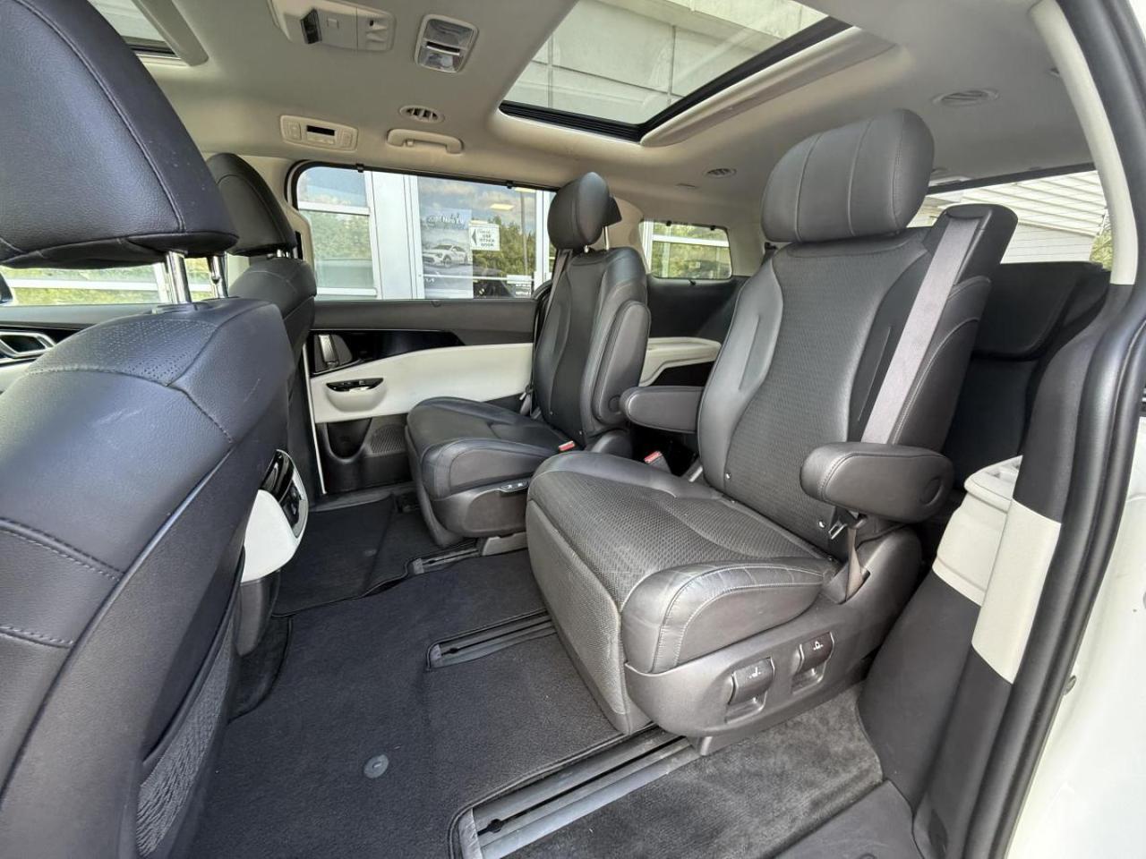 2024 Kia Carnival SX FWD Photo