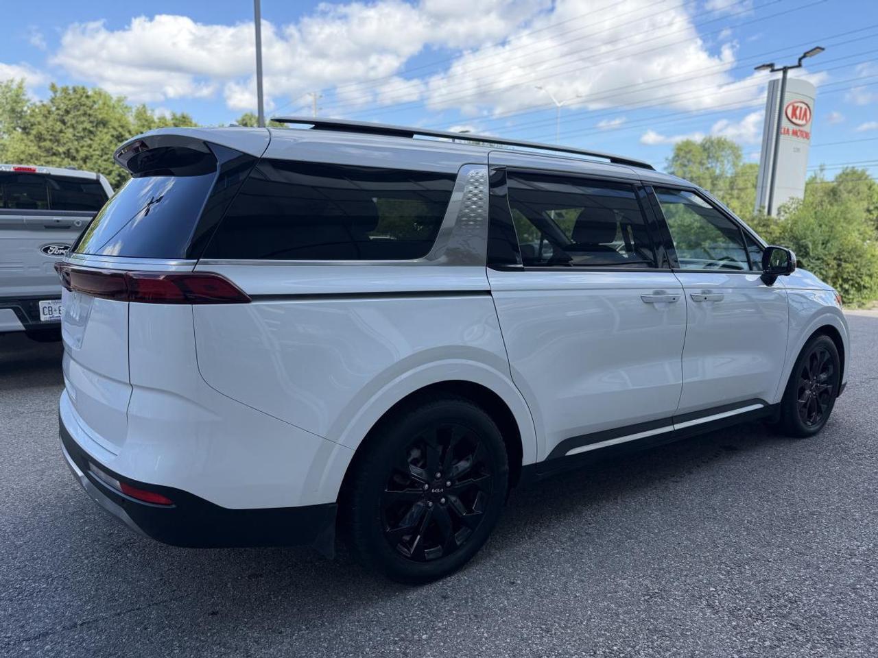 2024 Kia Carnival SX FWD Photo