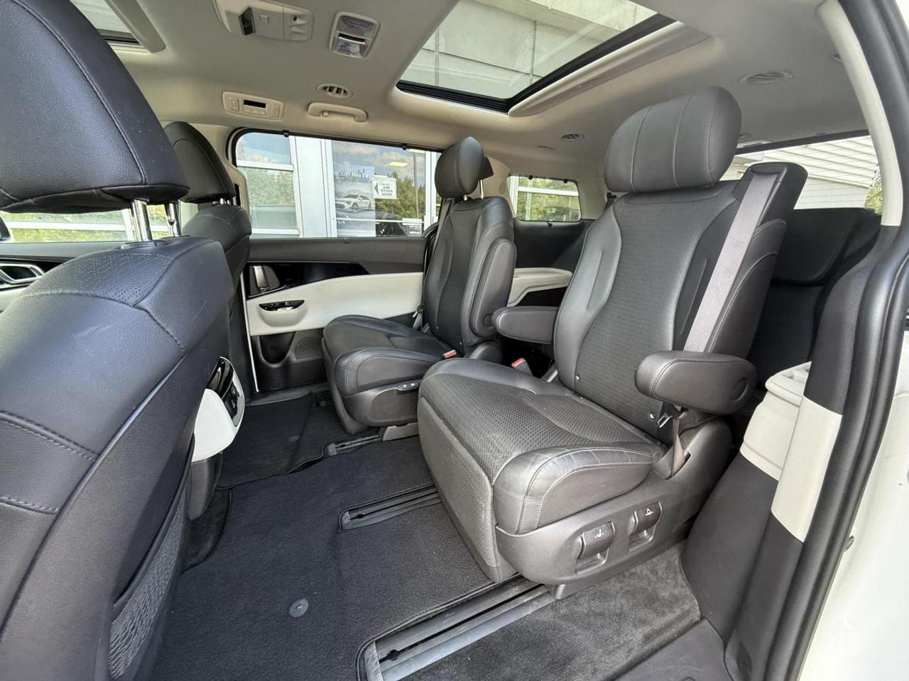 2024 Kia Carnival SX FWD Photo