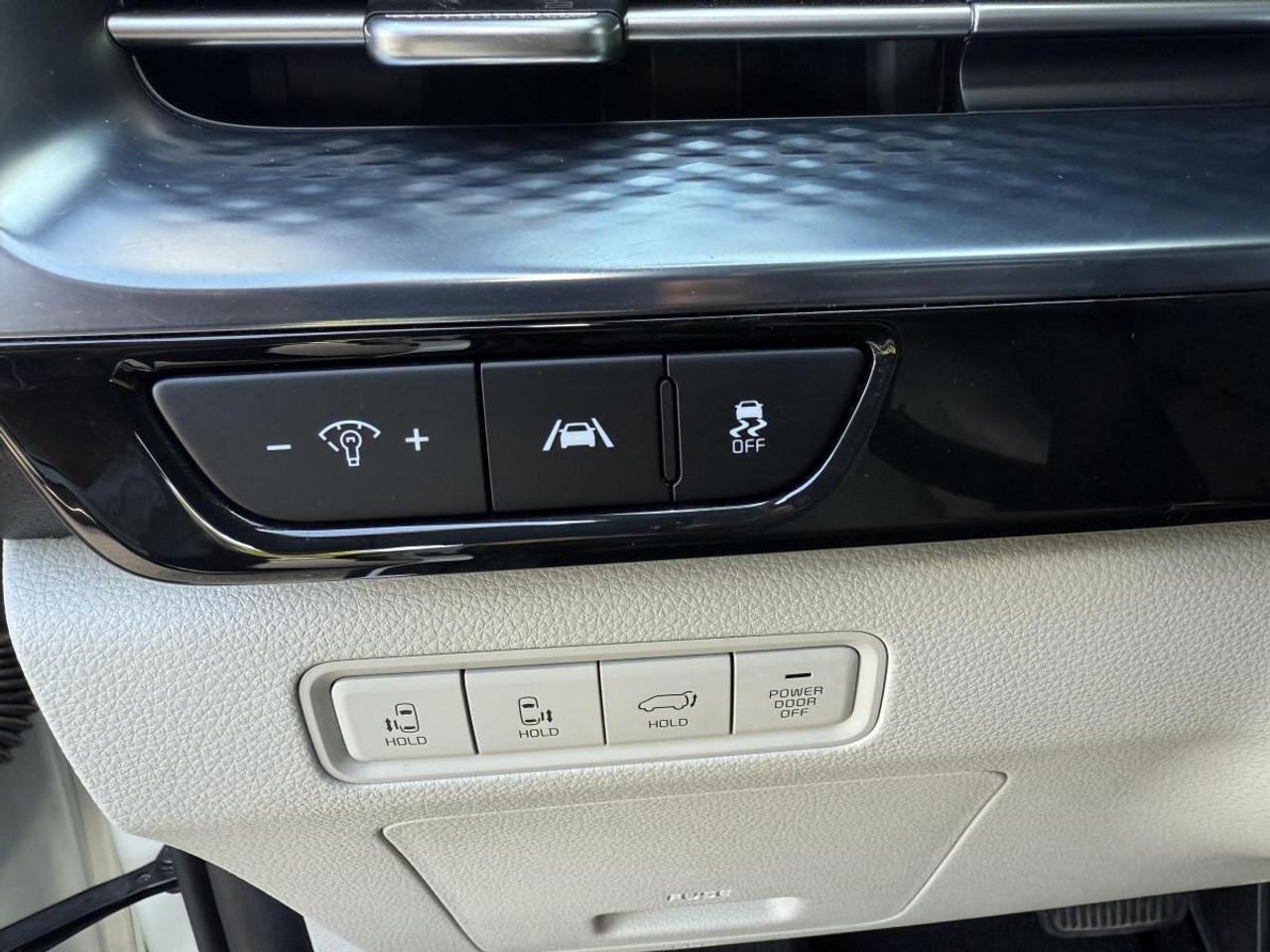 2024 Kia Carnival SX FWD Photo