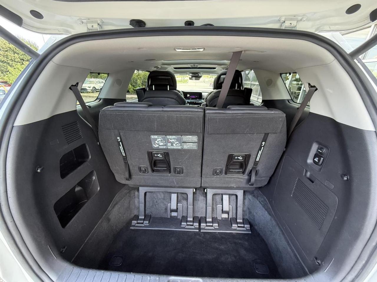 2024 Kia Carnival SX FWD Photo