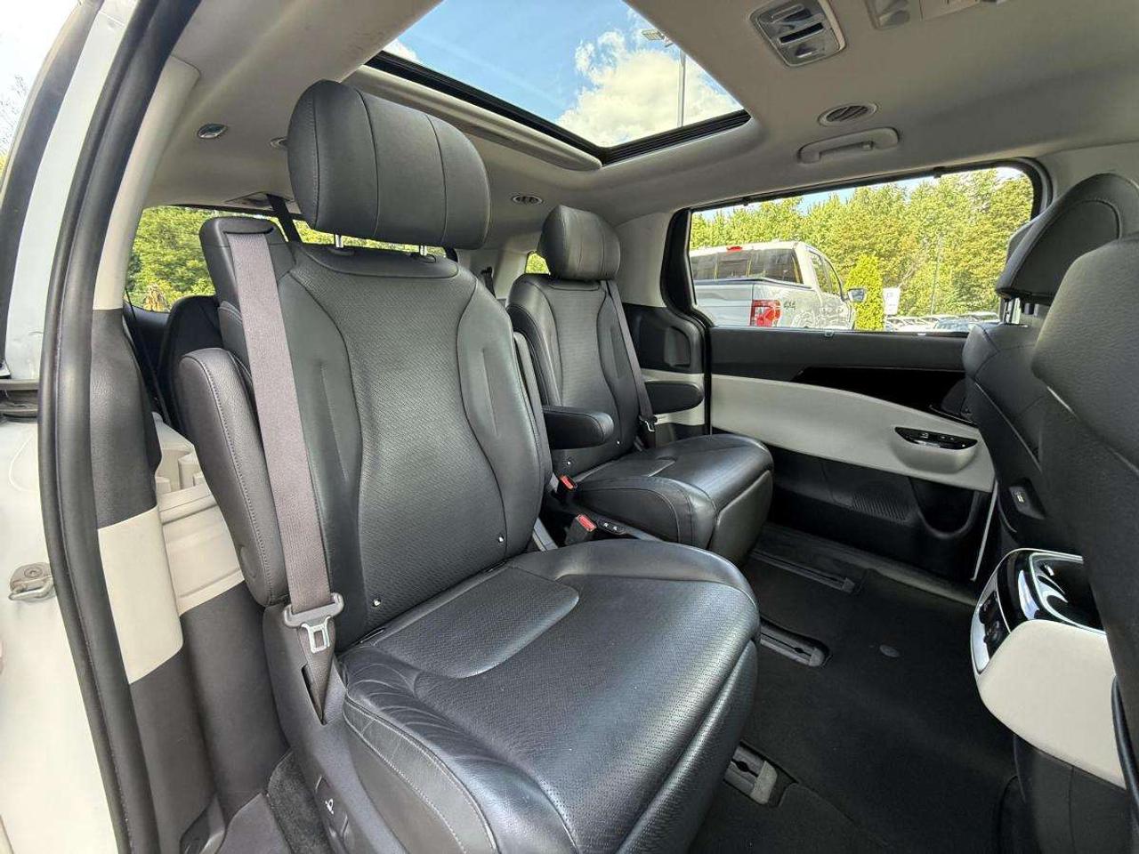 2024 Kia Carnival SX FWD Photo