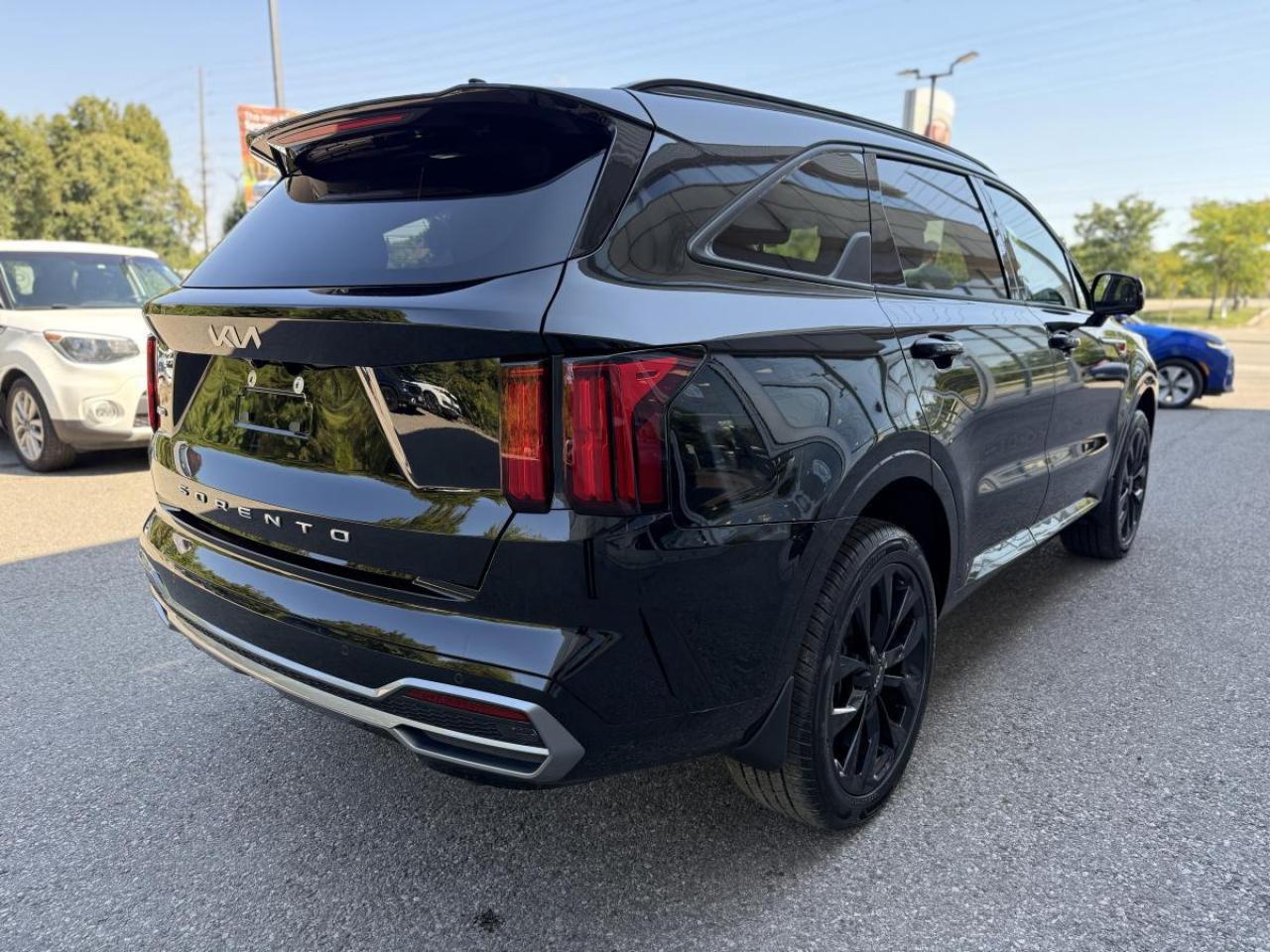 2022 Kia Sorento SX AWD w/Burgundy Leather Photo4