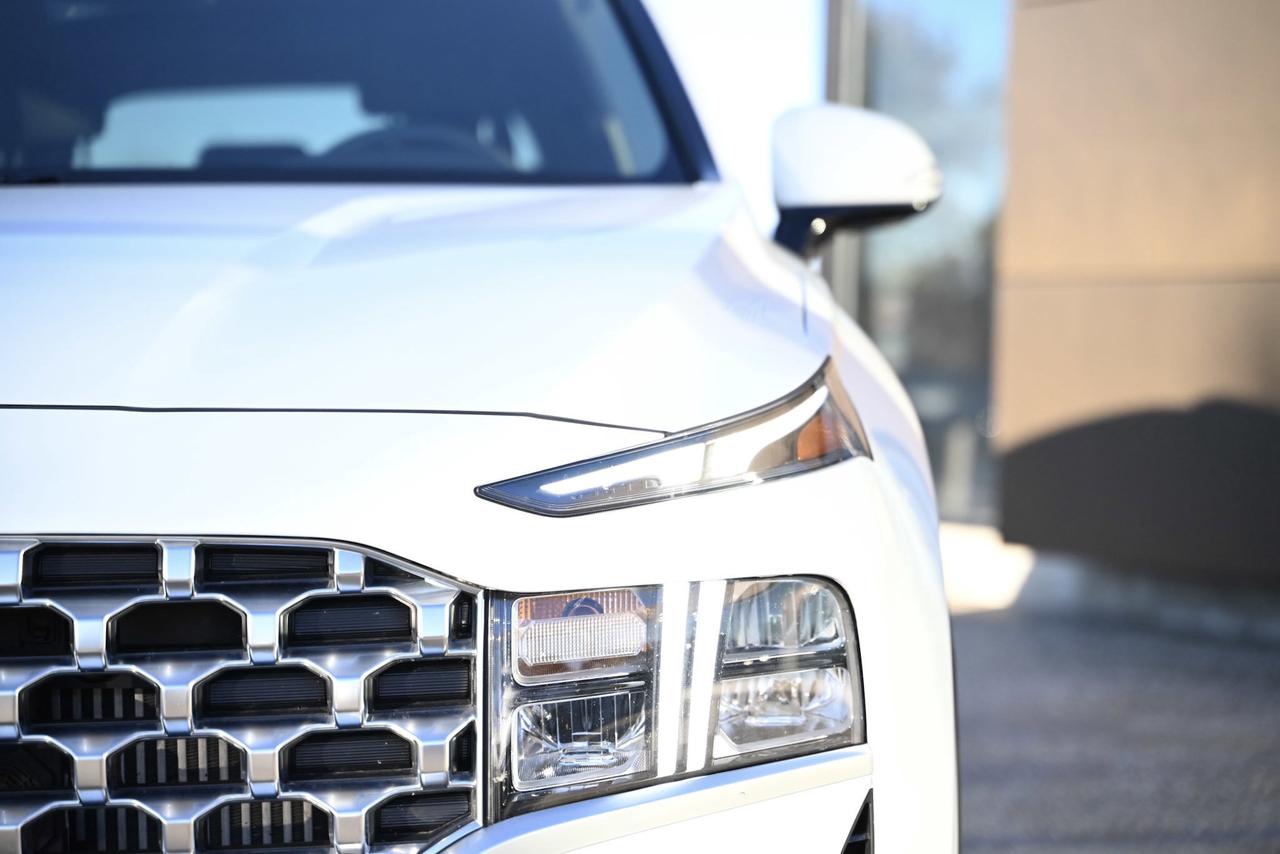 2023 Hyundai Santa Fe Plug-In Hybrid CPO Rates from 4.49%,1-owner Photo2