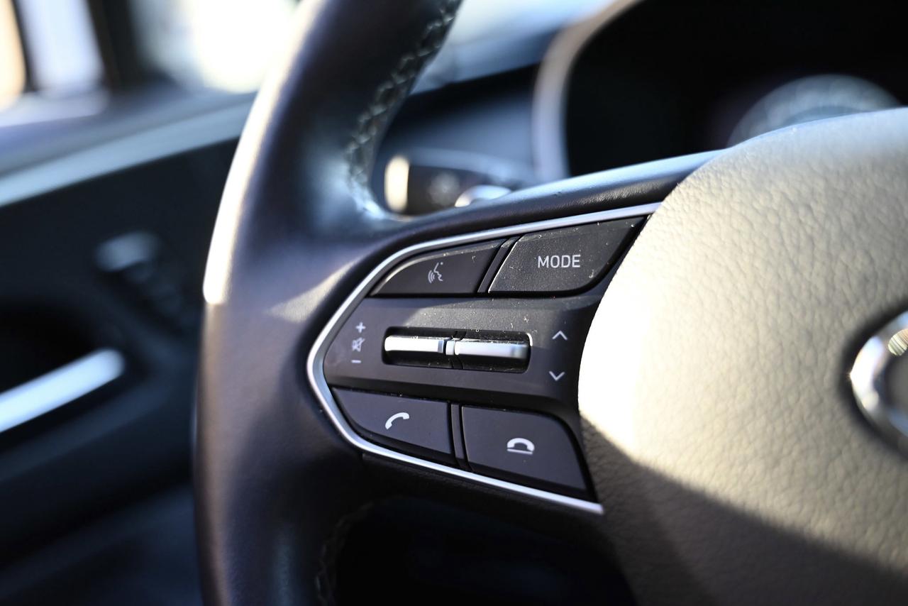 2023 Hyundai Santa Fe Plug-In Hybrid CPO Rates from 4.49%,1-owner Photo