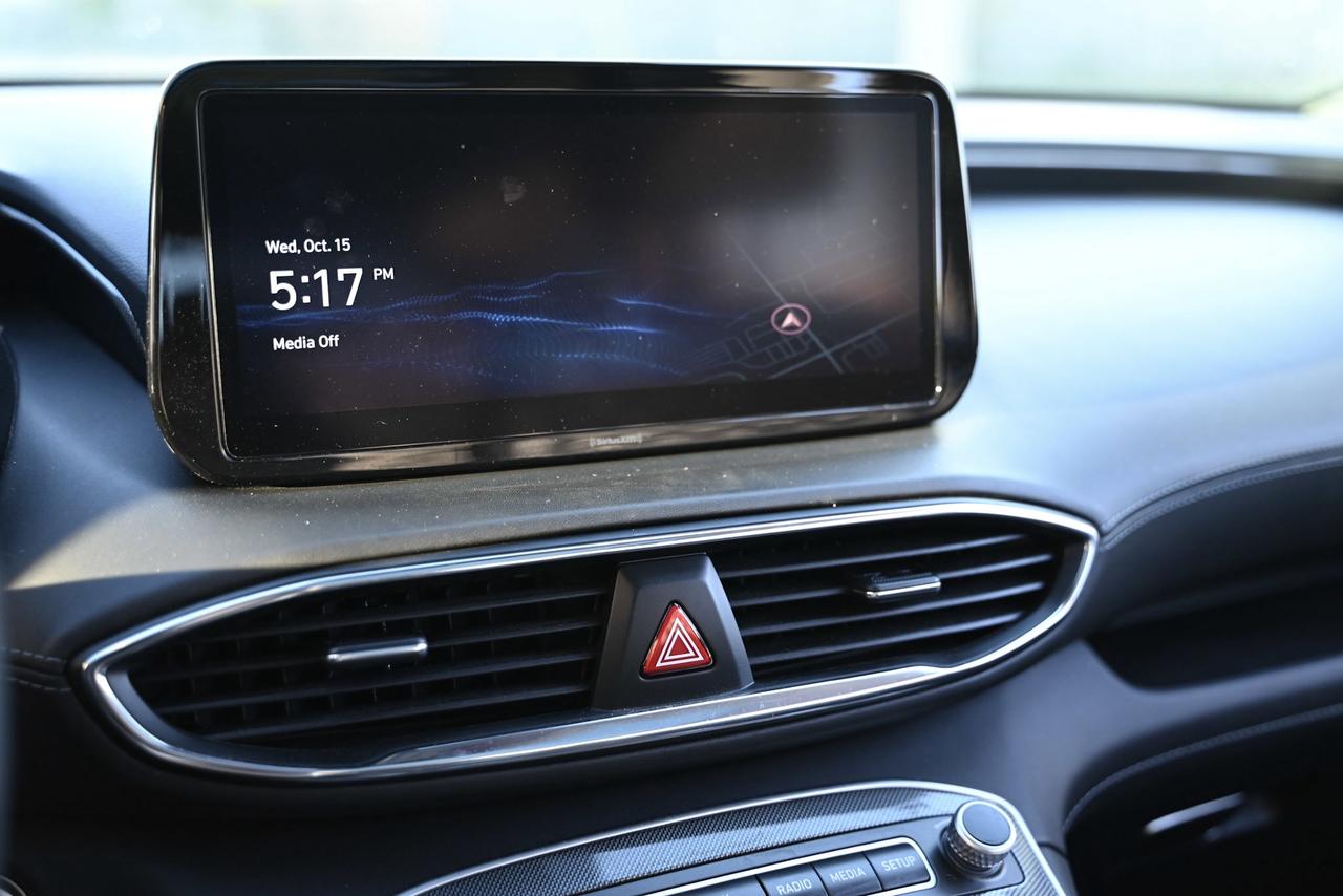 2023 Hyundai Santa Fe Plug-In Hybrid CPO Rates from 4.49%,1-owner Photo