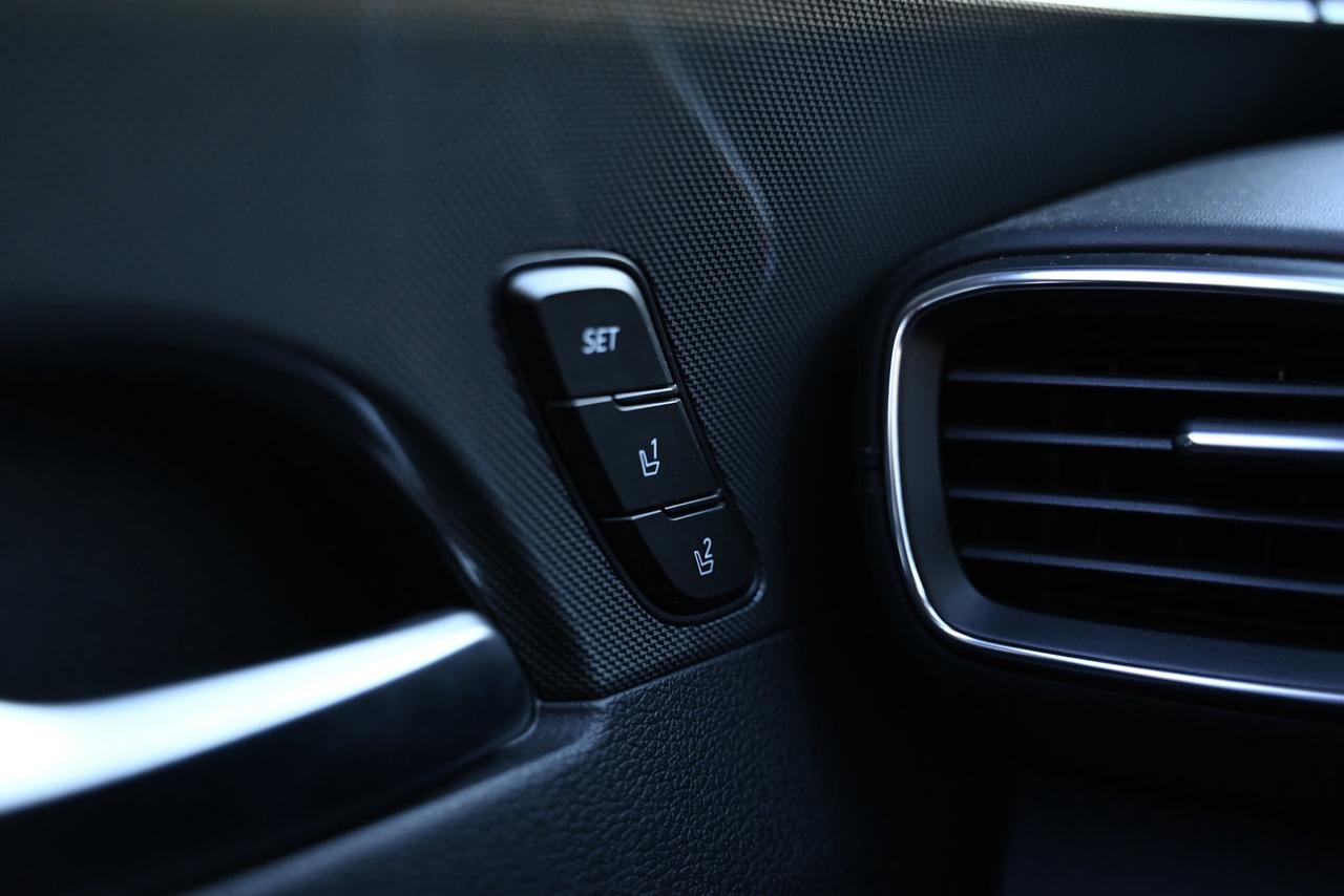 2023 Hyundai Santa Fe Plug-In Hybrid CPO Rates from 4.49%,1-owner Photo