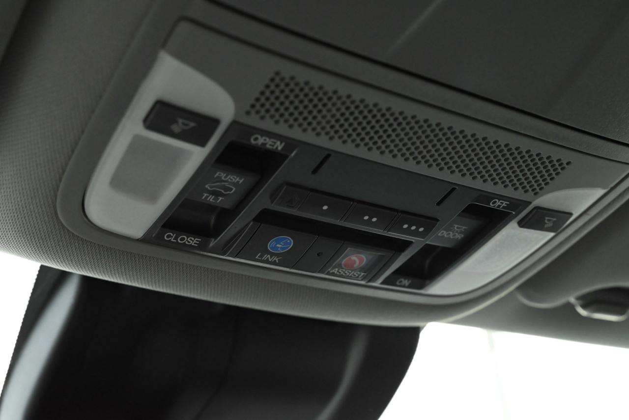 2020 Acura MDX Tech, FULLY LOADED, AWD, SERVICE HISTORY, NO ACCID Photo