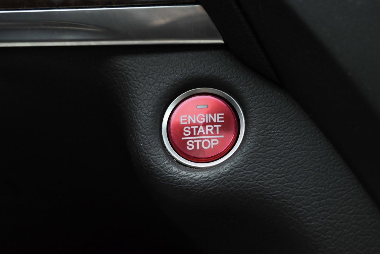 2020 Acura MDX Tech, FULLY LOADED, AWD, SERVICE HISTORY, NO ACCID Photo