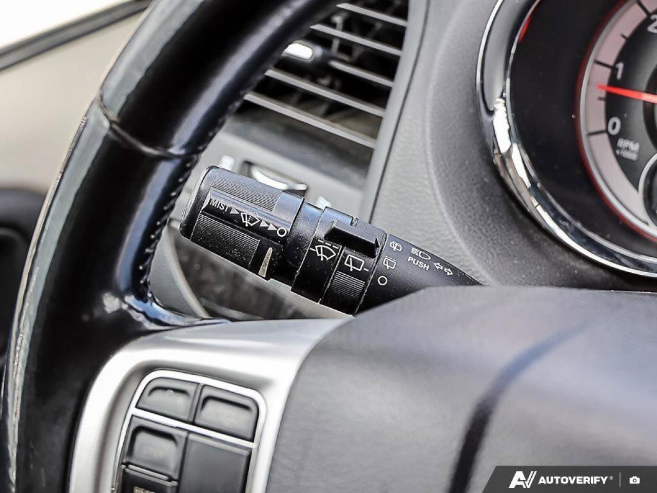 2012 Dodge Grand Caravan SEEXPRESS, V6, UCONNECT, TRI-ZONE CLIMATE, ALLOYS, Photo