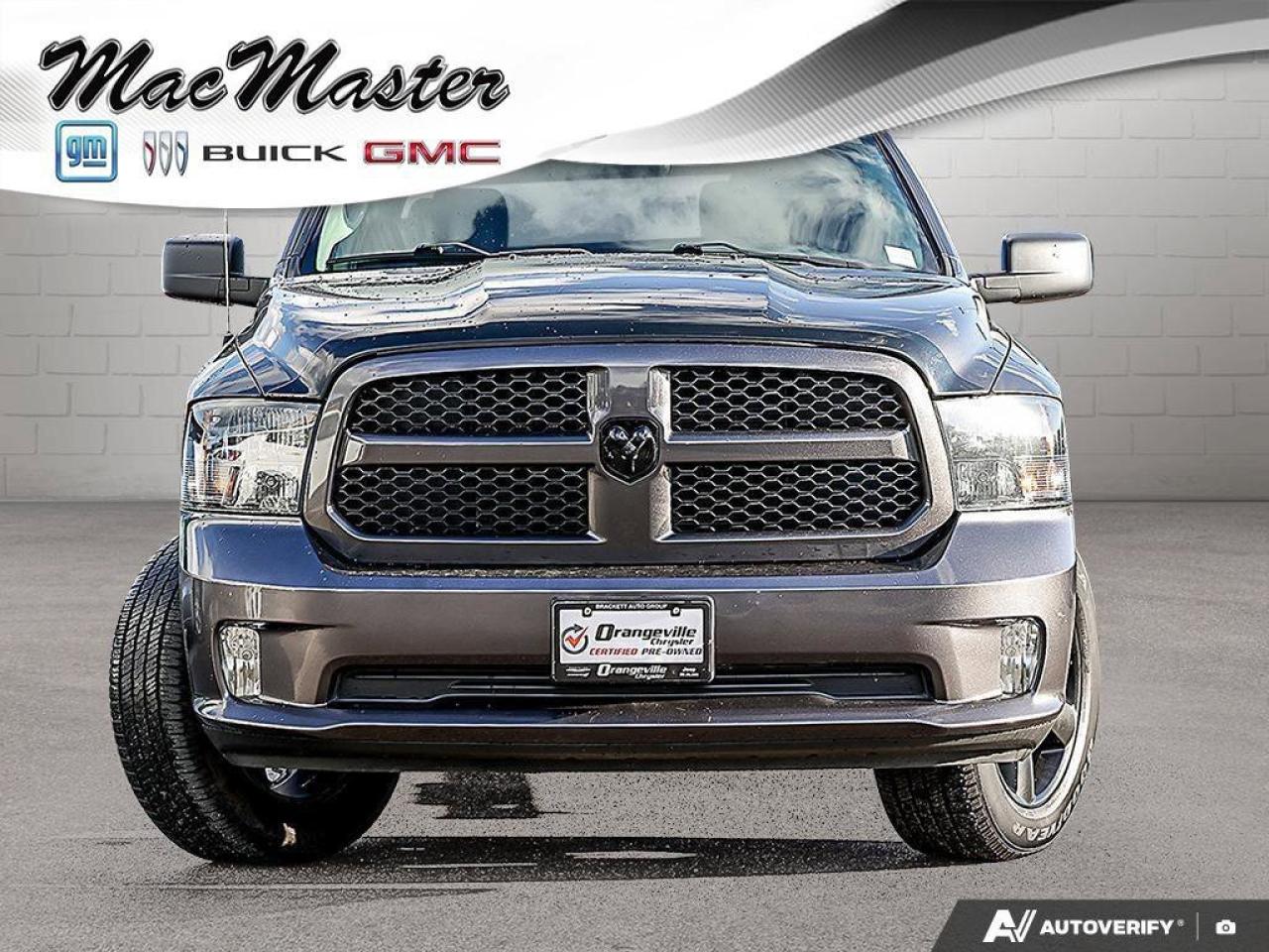 2019 RAM 1500 Classic ExpressBLACK EXPRESS, HEMI, CREW, 4X4, HEATED CLOT Photo