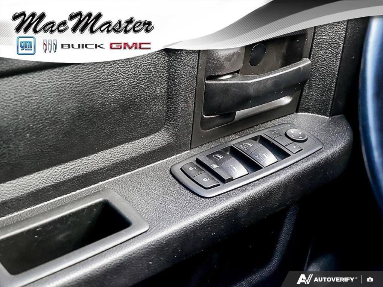 2019 RAM 1500 Classic ExpressBLACK EXPRESS, HEMI, CREW, 4X4, HEATED CLOT Photo