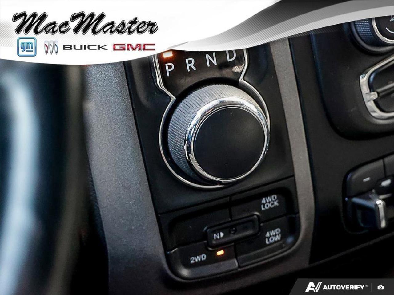 2019 RAM 1500 Classic ExpressBLACK EXPRESS, HEMI, CREW, 4X4, HEATED CLOT Photo