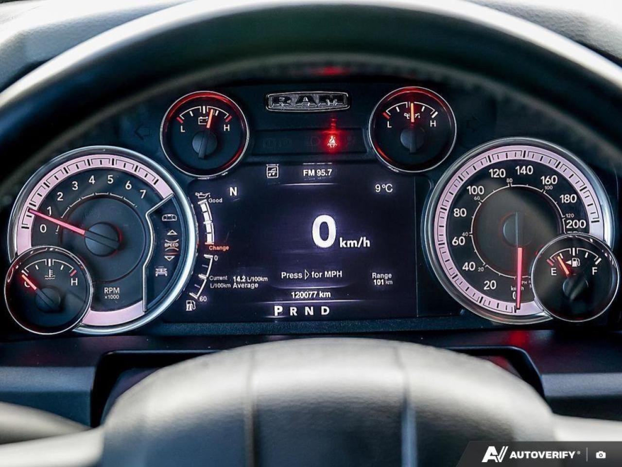 2019 RAM 1500 Classic ExpressBLACK EXPRESS, HEMI, CREW, 4X4, HEATED CLOT Photo