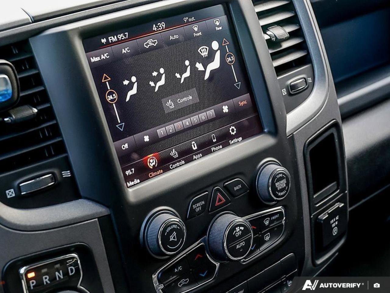 2019 RAM 1500 Classic ExpressBLACK EXPRESS, HEMI, CREW, 4X4, HEATED CLOT Photo