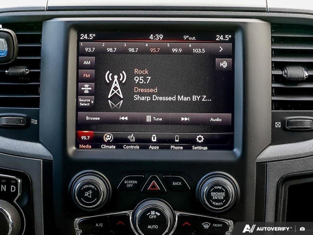 2019 RAM 1500 Classic ExpressBLACK EXPRESS, HEMI, CREW, 4X4, HEATED CLOT Photo