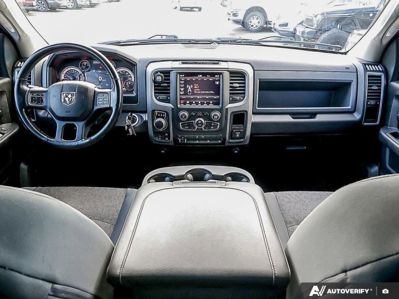 2019 RAM 1500 Classic ExpressBLACK EXPRESS, HEMI, CREW, 4X4, HEATED CLOT Photo