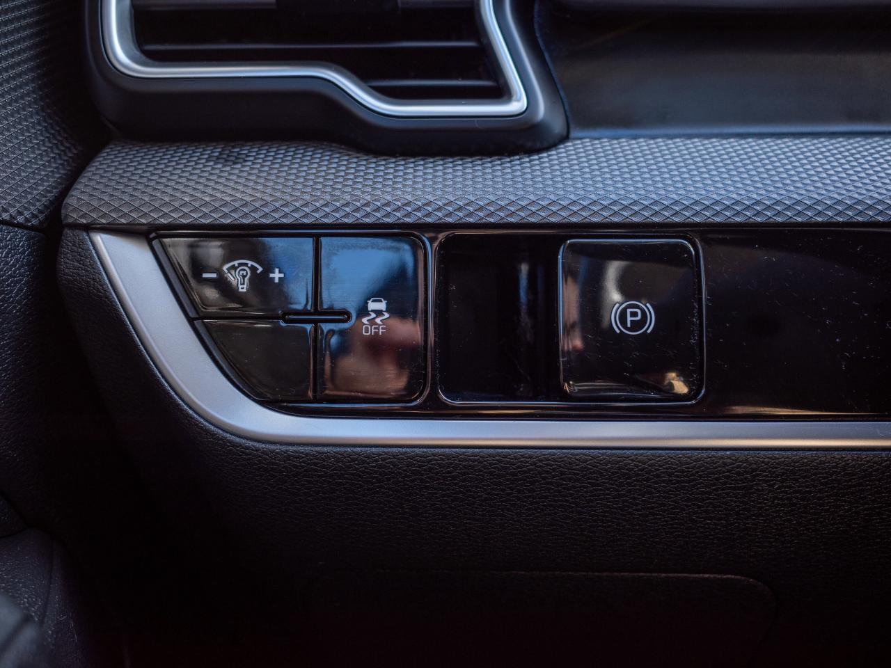 2023 Kia Sportage LX -  Parking Guidance, Perimeter Alarm Photo