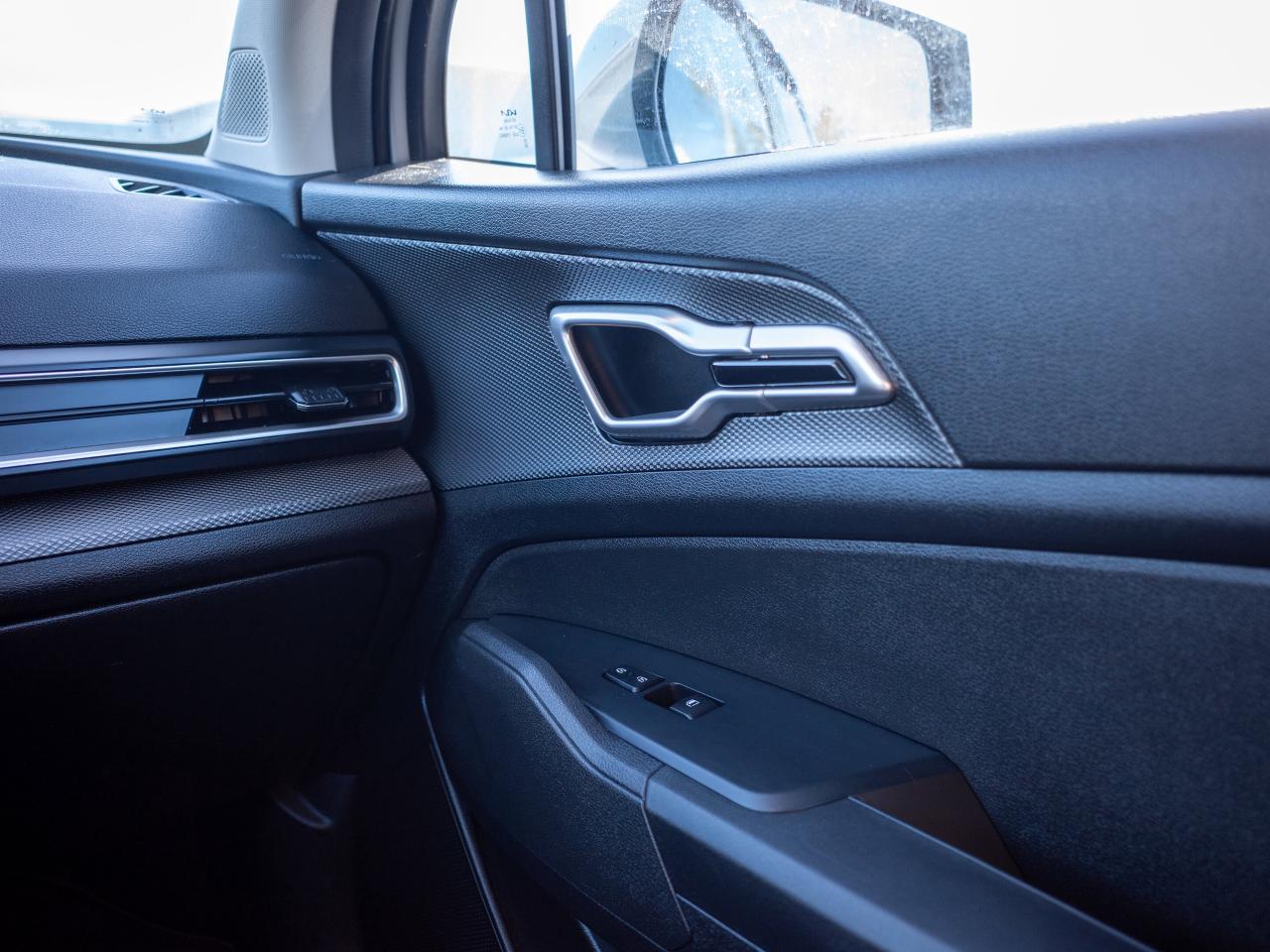 2023 Kia Sportage LX -  Parking Guidance, Perimeter Alarm Photo