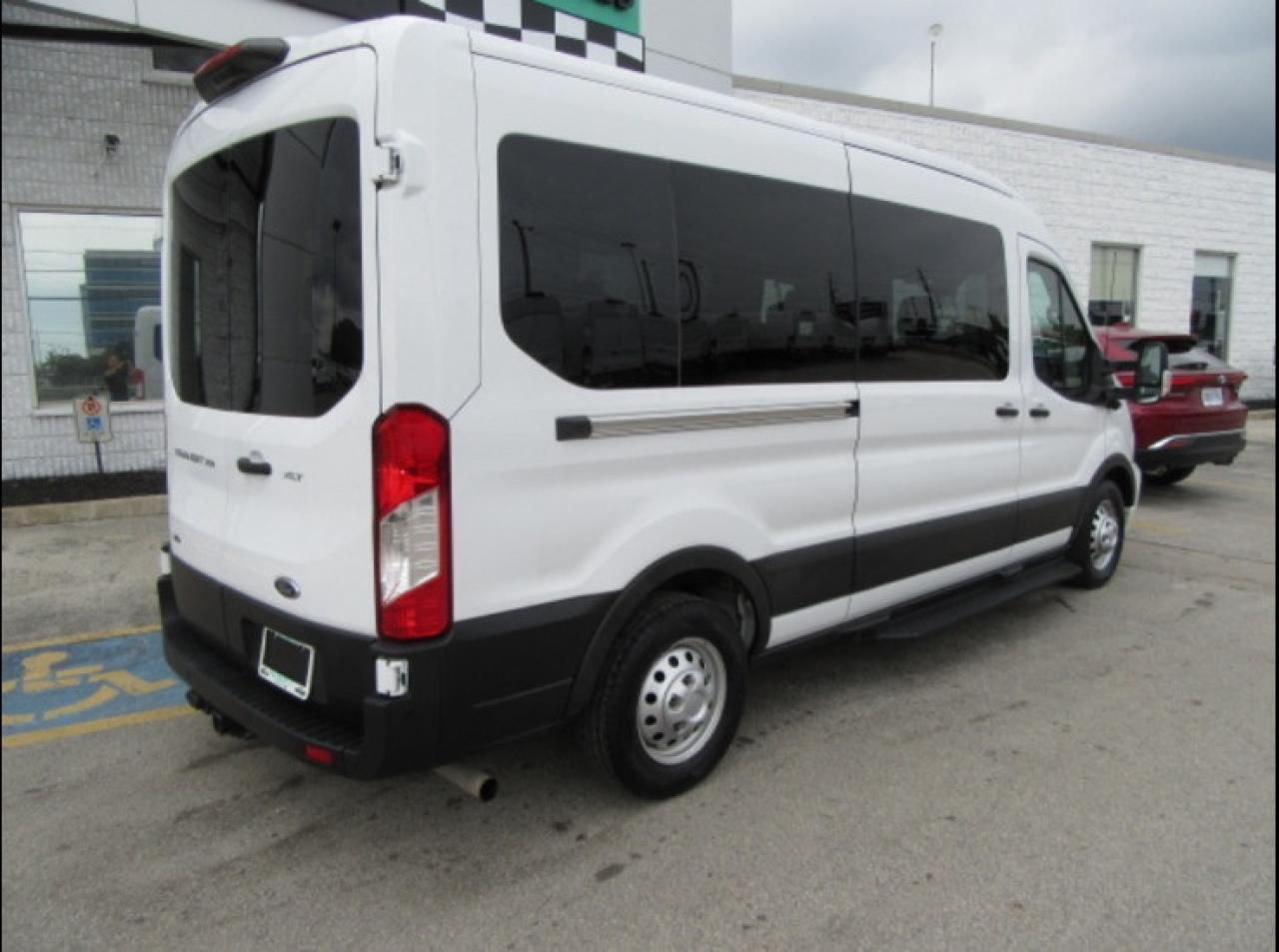 2022 Ford Transit Cargo Van GAS MED ROOF EXT ALL WHEEL DRIVE 15 PASS VAN Photo3