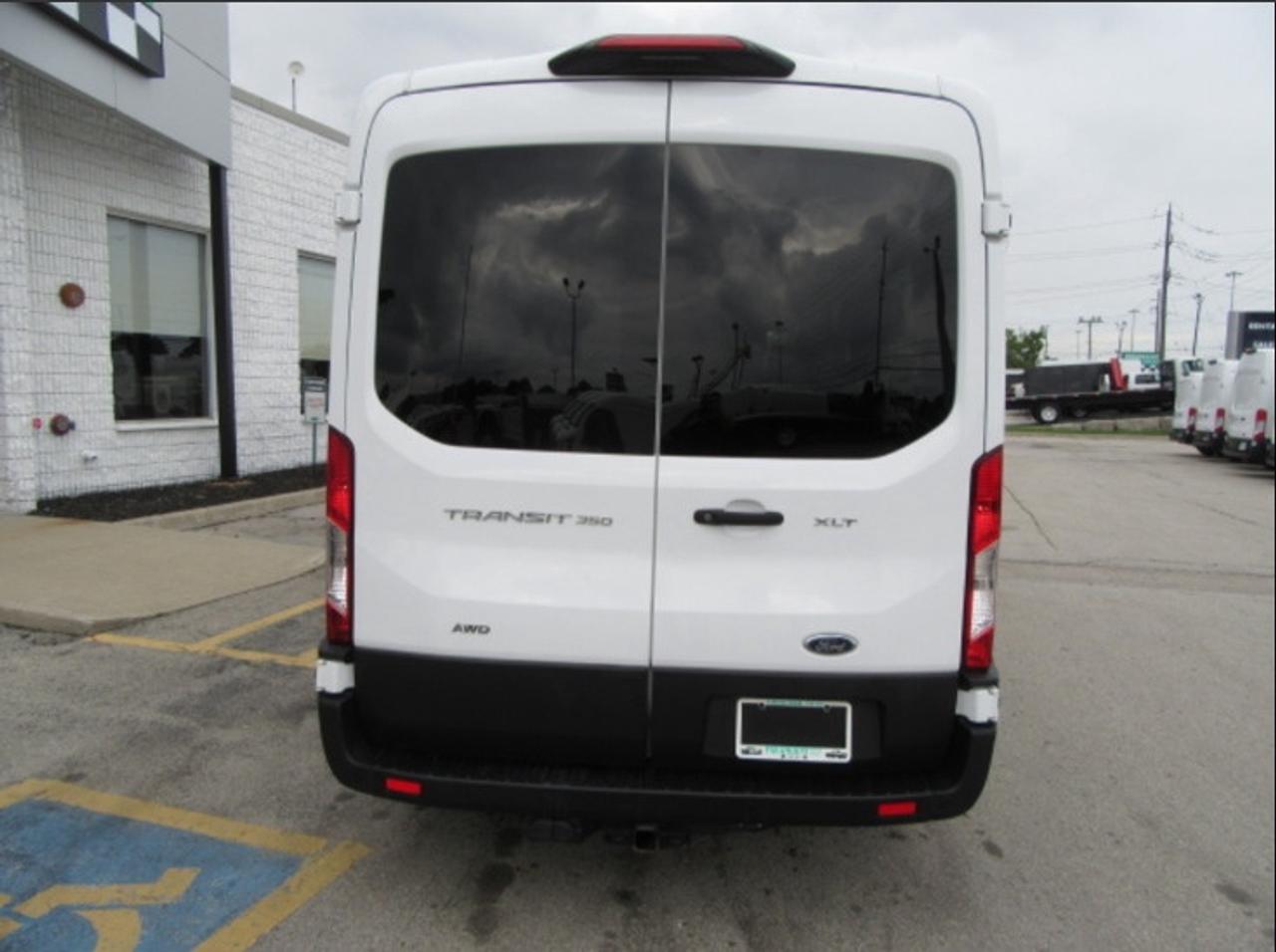 2022 Ford Transit Cargo Van GAS MED ROOF EXT ALL WHEEL DRIVE 15 PASS VAN Photo4
