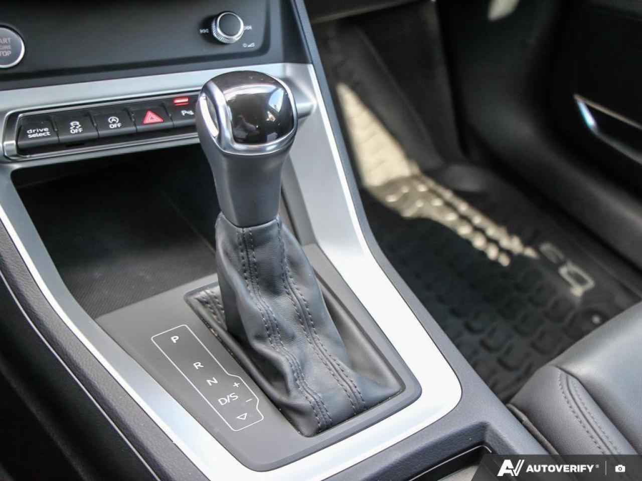 2019 Audi Q3 TechnikACCIDENT-FREE, S-LINE, SUNROOF, BANG & OLUF Photo