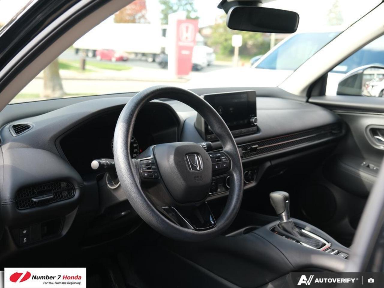 2024 Honda HR-V Lx-B *EXTENDED FACTORY WARRANTY*ONE OWNER Photo