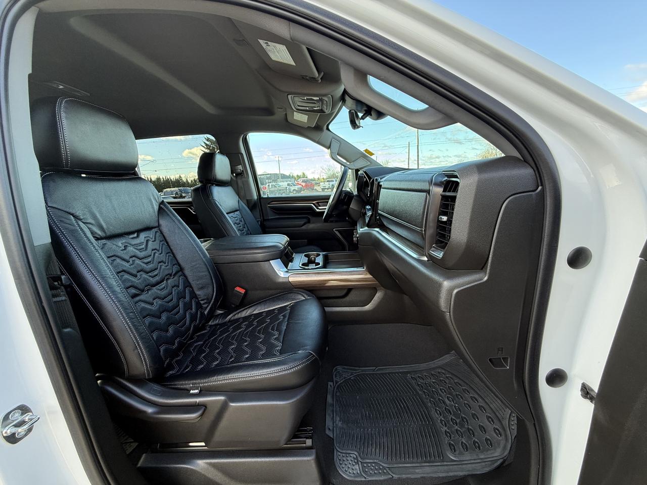 2024 Chevrolet SILVERADO 2500HD LT BDS LIFT/WHEEL/TIRE/LEATHER PKG!! Photo