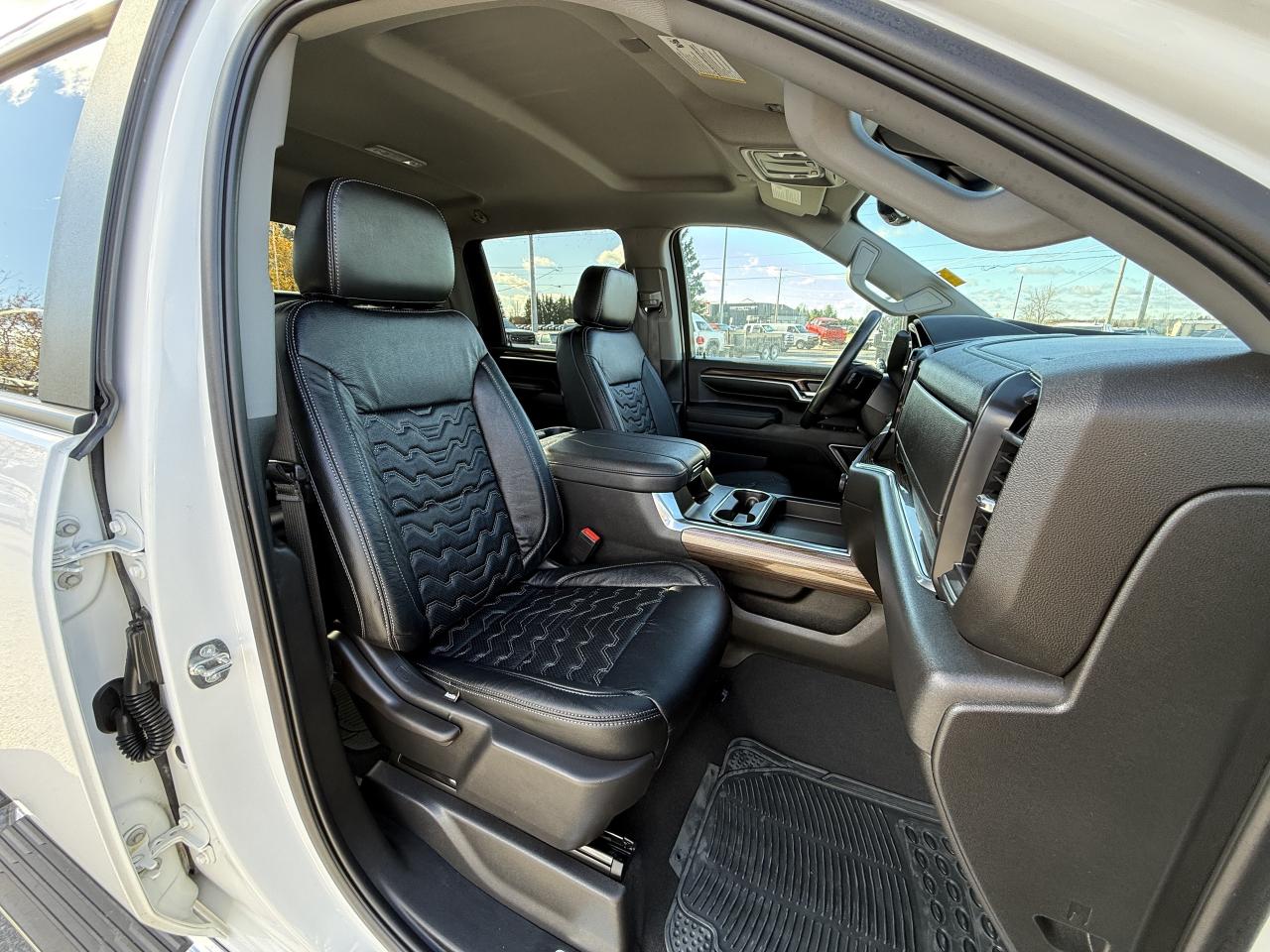 2024 Chevrolet SILVERADO 2500HD LT BDS LIFT/WHEEL/TIRE/LEATHER PKG!! Photo